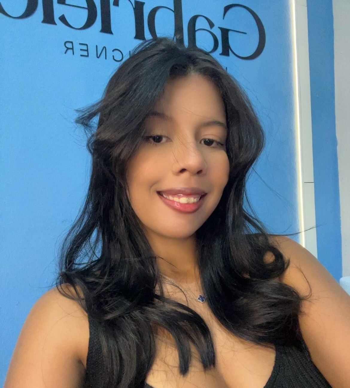 Stefany Gabriele no estúdio